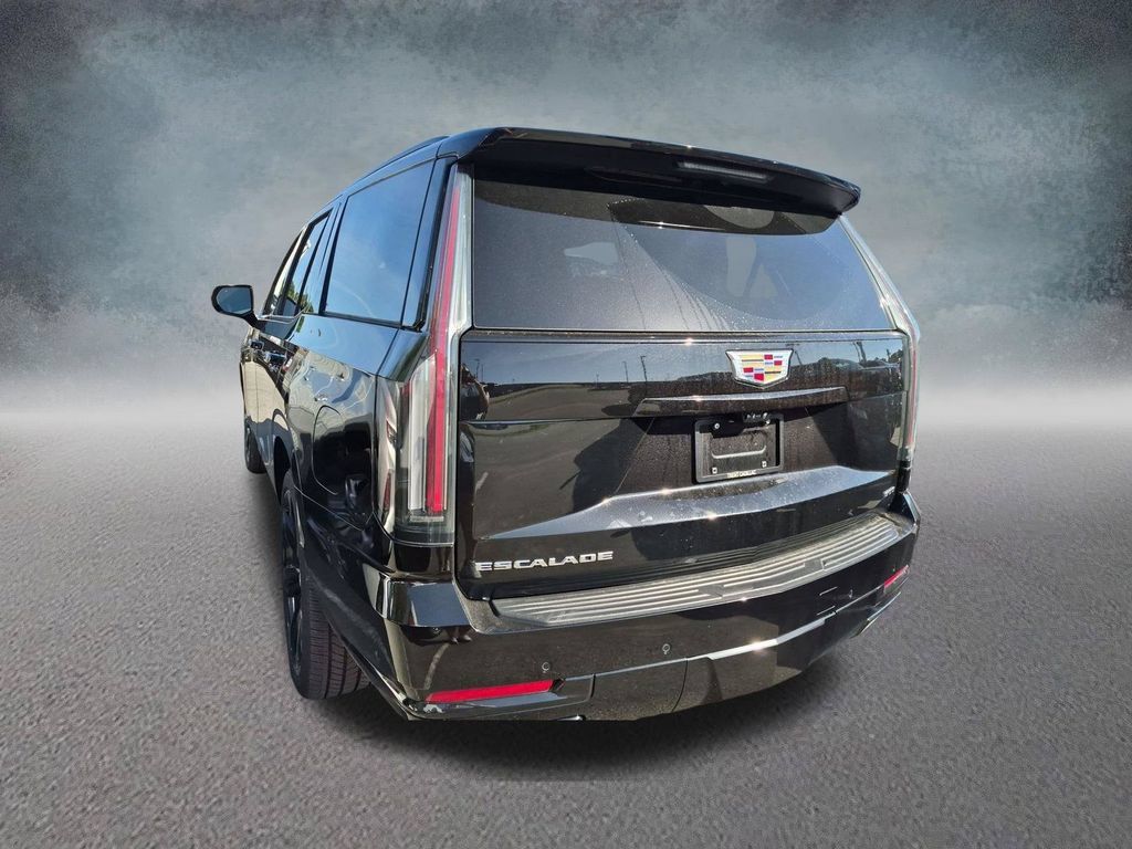 Used 2025 Cadillac Escalade Sport Platinum w/ LPO, Floor Liner Package AWD/4WD image 7