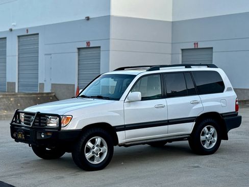 Used 2005 Toyota Land Cruiser AWD/4WD image 8