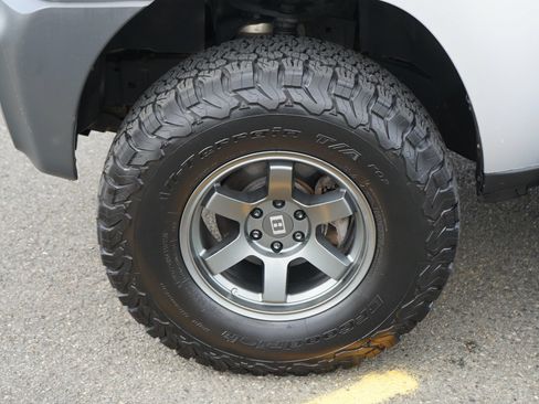 Used 2011 Nissan Xterra PRO-4X w/ Pro-4x Leather Pkg AWD/4WD image 9
