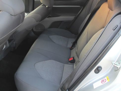 Used 2019 Toyota Camry LE FWD image 17