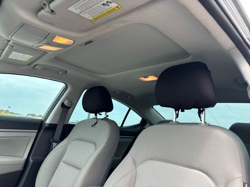 Used 2018 Hyundai Elantra Value Edition FWD image 18