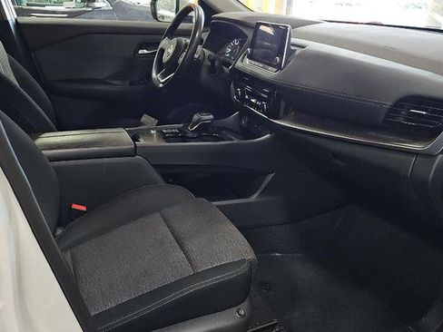 Used 2023 Nissan Rogue SV image 6