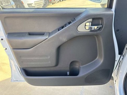 Used 2018 Nissan Frontier PRO-4X image 22