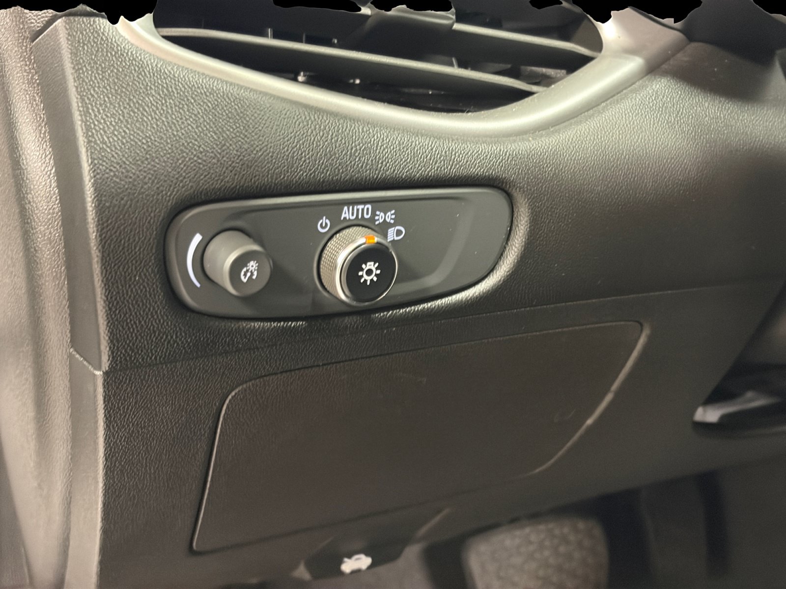 Used 2022 Chevrolet Malibu LT FWD image 17