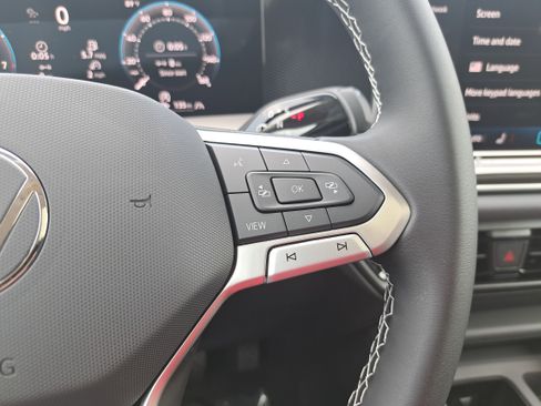 New 2026 Volkswagen Tiguan SE AWD/4WD image 18