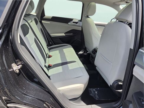 New 2026 Volkswagen Taos SE FWD image 16