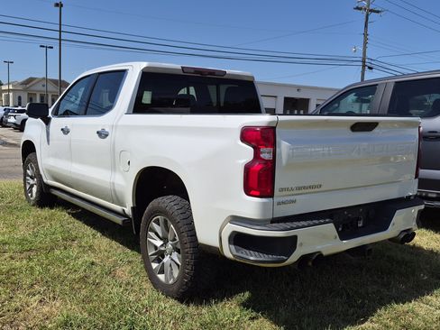 Used 2020 Chevrolet Silverado 1500 High Country w/ Technology Package AWD/4WD image 3