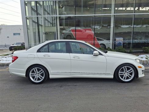 Used 2012 Mercedes-Benz C 300 4MATIC Sedan image 8