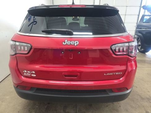 Used 2024 Jeep Compass Limited image 11