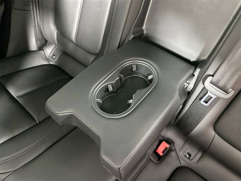 Certified 2025 Porsche Macan image 44