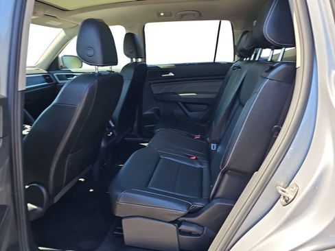 Used 2023 Volkswagen Atlas SE w/ Panoramic Sunroof Package FWD image 14