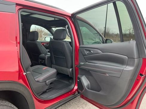 Used 2024 Chevrolet Traverse RS w/ LPO, Floor Liner Package image 19