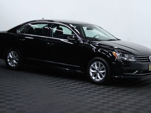 Used 2016 Volkswagen Passat 1.8T S image 1