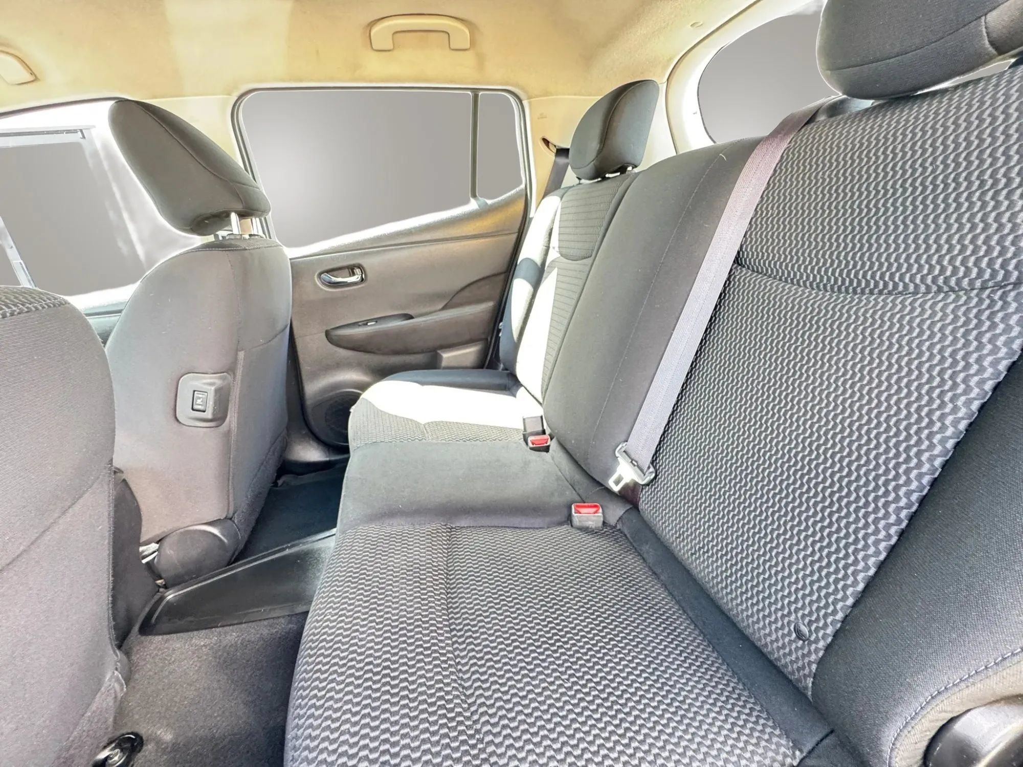 Used 2015 Nissan Leaf S w/ Charge Package FWD image 10