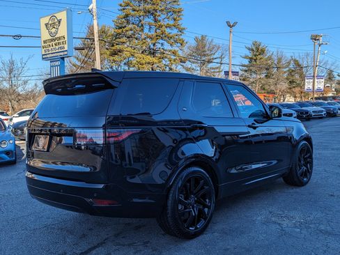 Used 2024 Land Rover Discovery Dynamic SE image 4