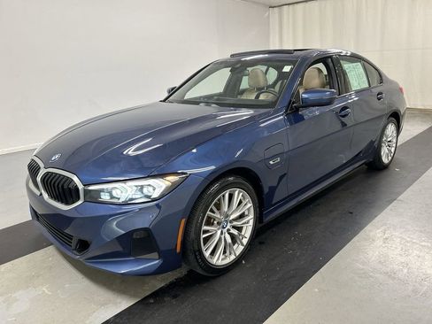 Used 2023 BMW 330e xDrive image 5