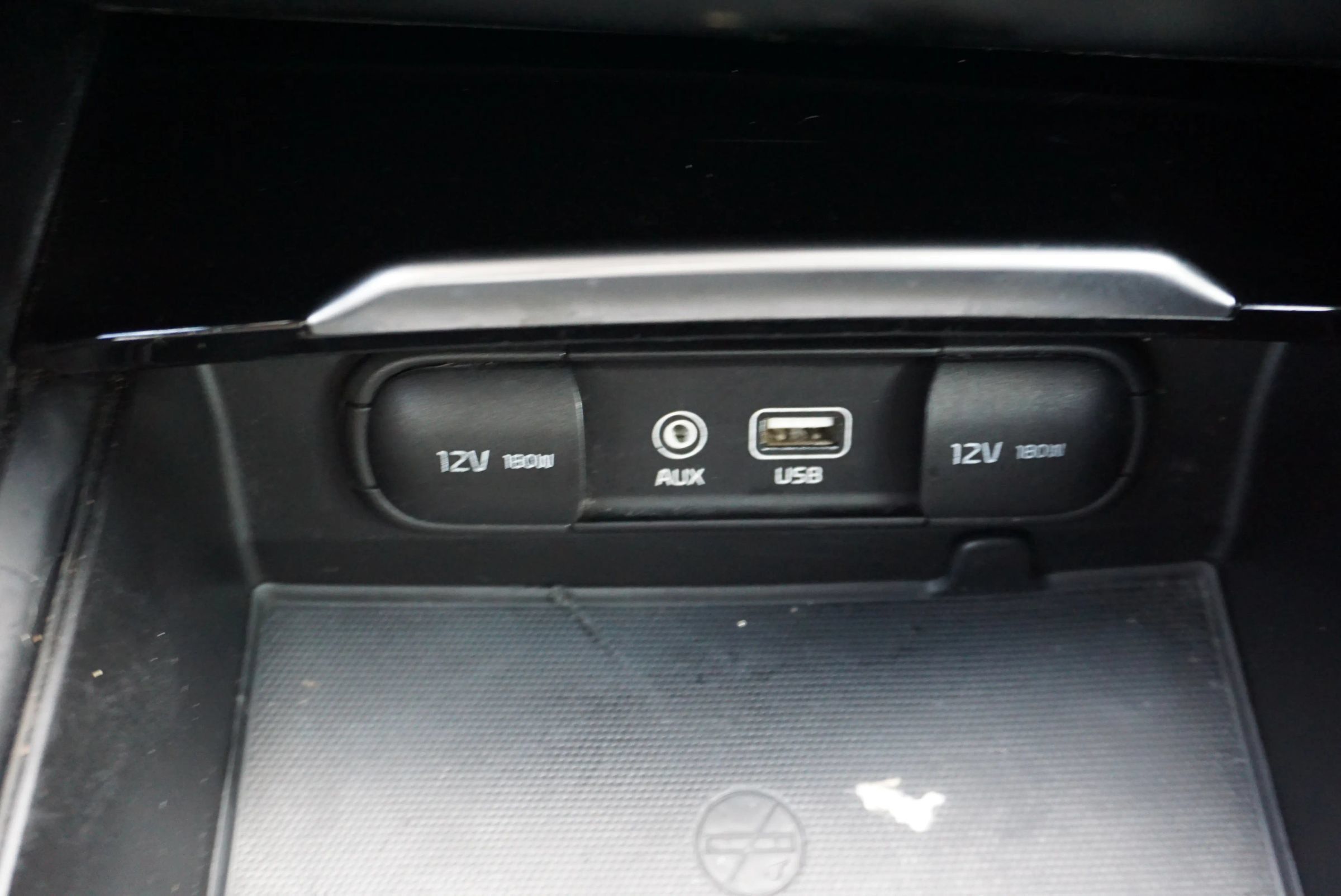 Used 2017 Kia Cadenza Premium w/ Luxury Package FWD image 31