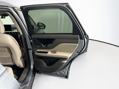 Used 2023 Lincoln Corsair FWD image 30