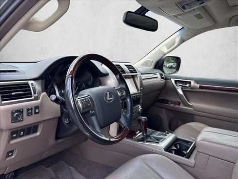Used 2018 Lexus GX 460 Premium w/ Premium Package AWD/4WD image 9
