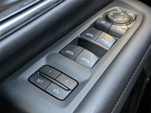 Used 2022 Chevrolet Tahoe Z71 w/ Luxury Package image 26