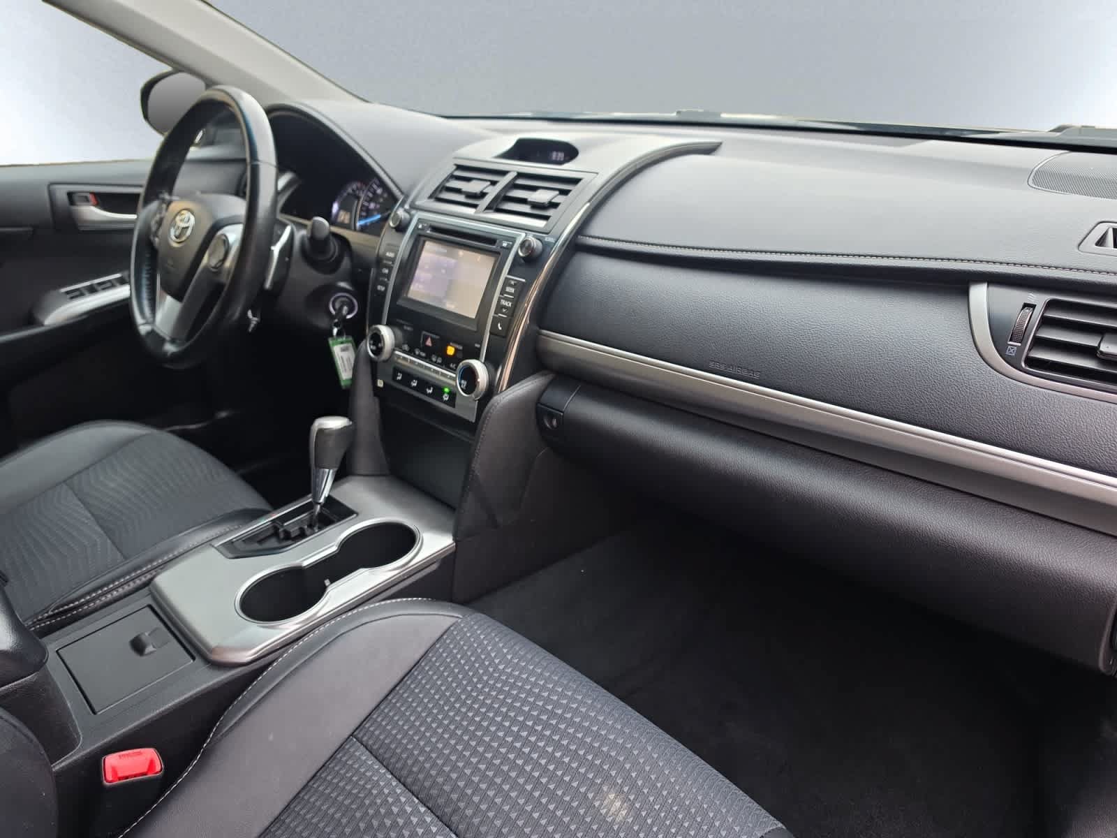 Used 2014 Toyota Camry SE FWD image 15