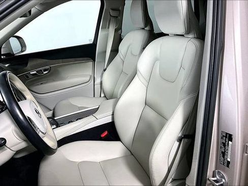 Used 2023 Volvo XC90 B6 Plus AWD/4WD image 14
