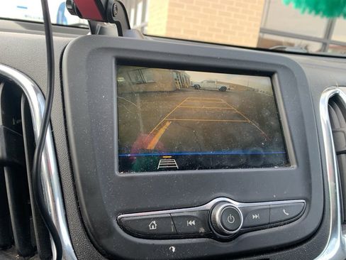 Used 2019 Chevrolet Equinox LS w/ LS Convenience Package image 12