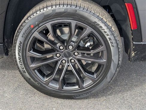 New 2026 Jeep Grand Wagoneer L Summit image 8