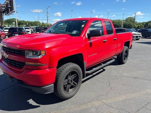 Used 2016 Chevrolet Silverado 1500 Custom w/ Custom Convenience Package AWD/4WD image 3