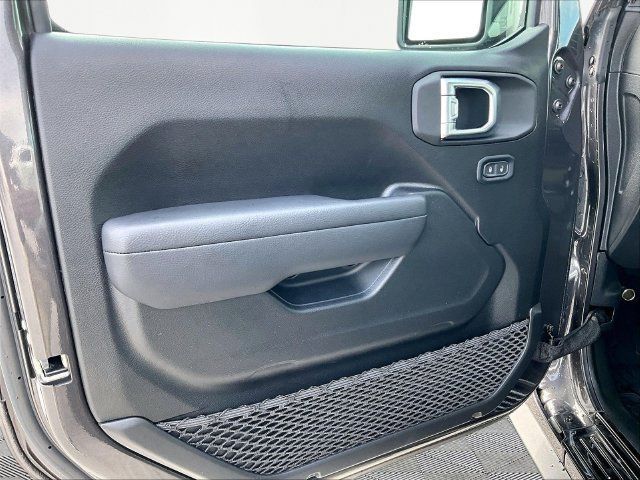 Used 2025 Jeep Wrangler Sport AWD/4WD image 9