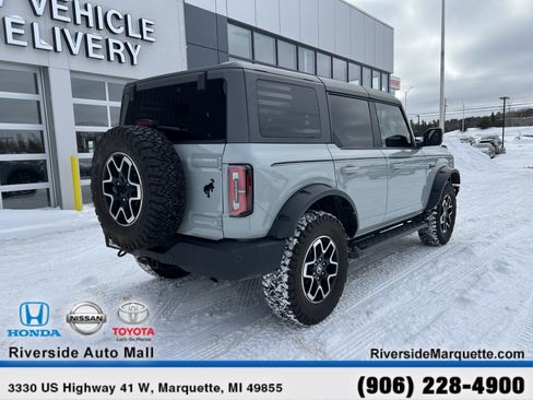 Used 2024 Ford Bronco Outer Banks image 9