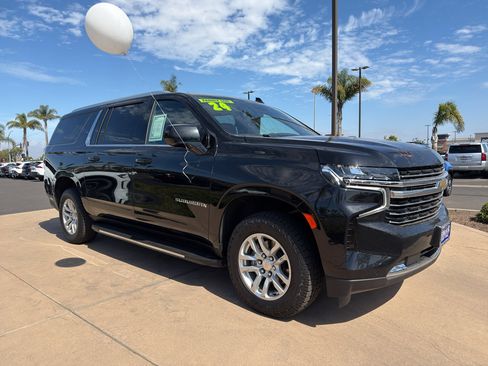 Used 2024 Chevrolet Suburban LT AWD/4WD image 3