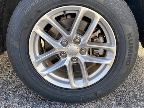 Used 2022 Jeep Grand Cherokee L Laredo w/ Luxury Tech Group I image 7