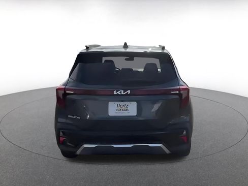 Used 2025 Kia Seltos S image 12