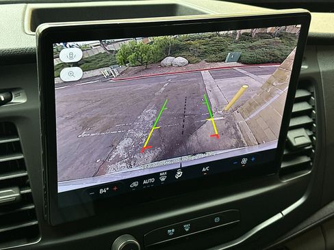 Used 2023 Ford E-Transit Medium Roof image 20