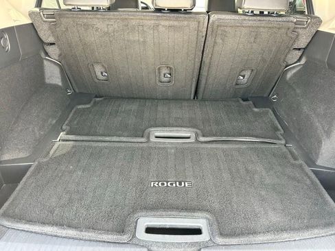 Used 2023 Nissan Rogue SL w/ SL Premium Package image 9