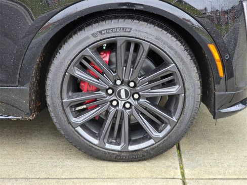 New 2026 Cadillac Lyriq V image 9