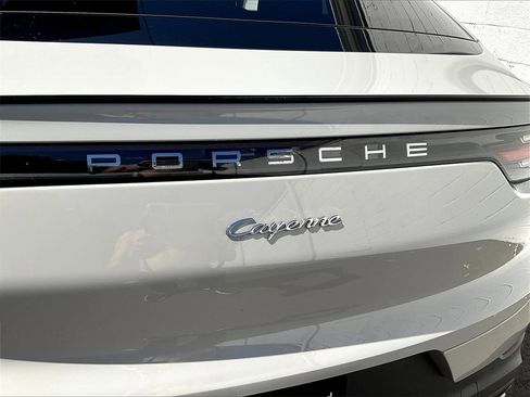 Certified 2023 Porsche Cayenne Coupe image 13