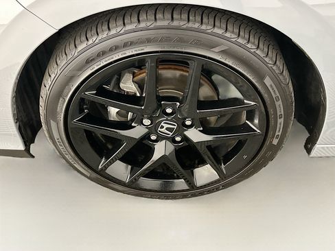 Used 2025 Honda Civic Sport image 11