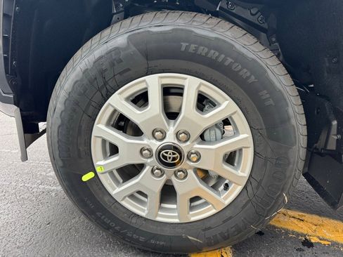 New 2025 Toyota Tacoma SR5 image 4