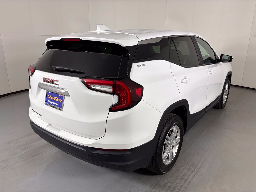 Used 2024 GMC Terrain SLE FWD image 8