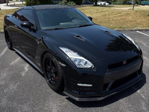 Used 2016 Nissan GT-R Premium AWD/4WD image 7