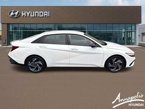 Certified 2025 Hyundai Elantra Sport image 6