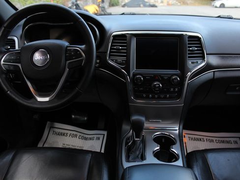Used 2018 Jeep Grand Cherokee Limited image 20