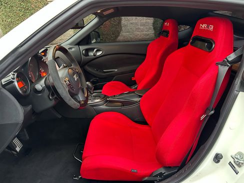 Used 2019 Nissan 370Z NISMO image 20