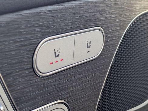 Used 2025 Mercedes-Benz GLE 450e 4MATIC image 13