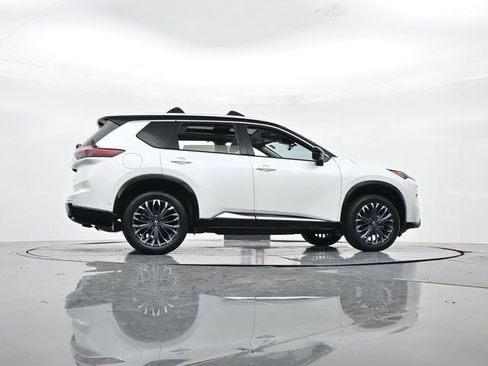 Used 2025 Nissan Rogue Platinum w/ Platinum Premium Package FWD image 36