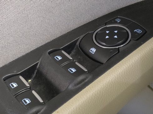 Used 2020 Ford Fusion SE FWD image 27