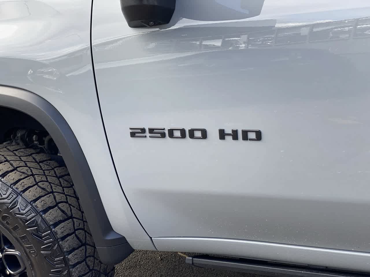 Used 2025 Chevrolet Silverado 2500 ZR2 w/ ZR2 Bison Edition AWD/4WD image 10