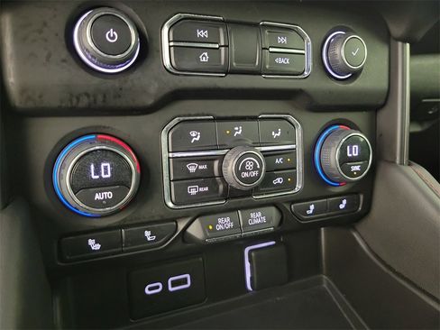 Used 2023 Chevrolet Suburban RST w/ Luxury Package image 27